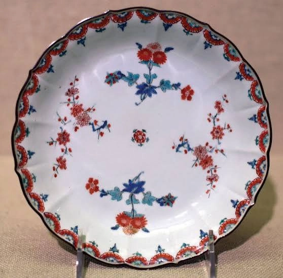 Fluted Fruit & Centerpiece Bowl alternate view